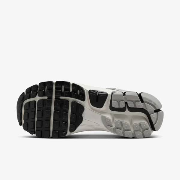 Nike Zoom Vomero 5 Photon Dust Black - Image 2