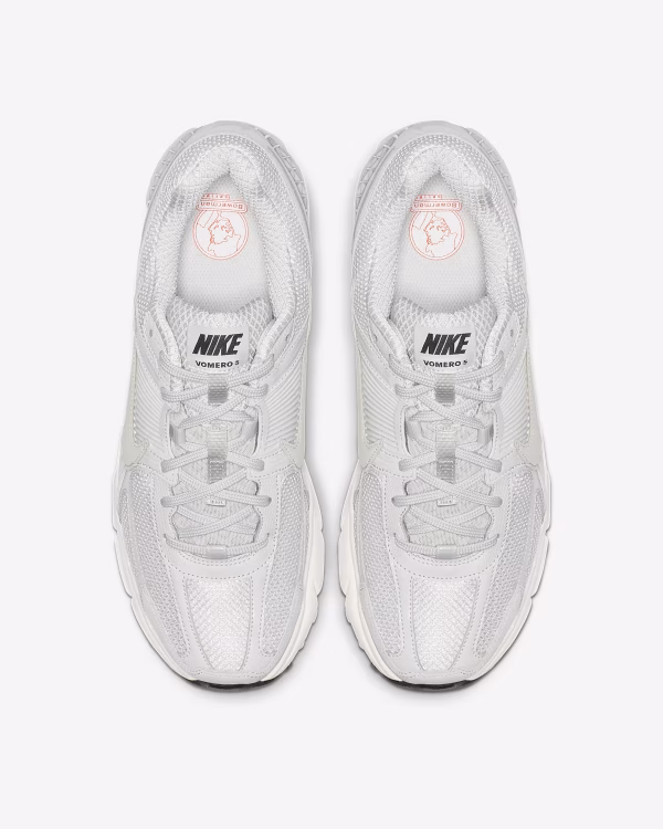 Nike Zoom Vomero 5 All White - Image 4