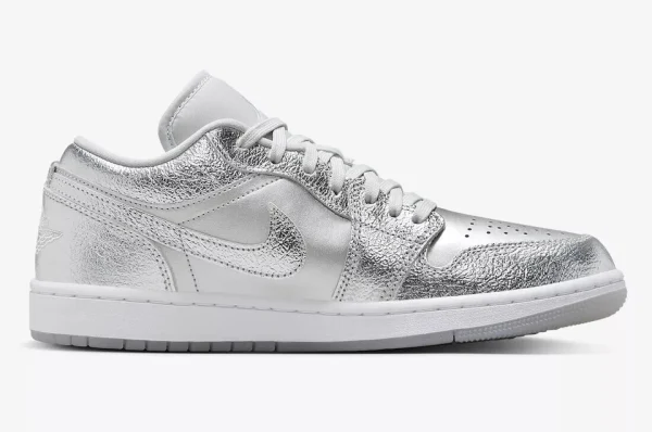 Air Jordan 1 Low SE metallic silver - Image 3