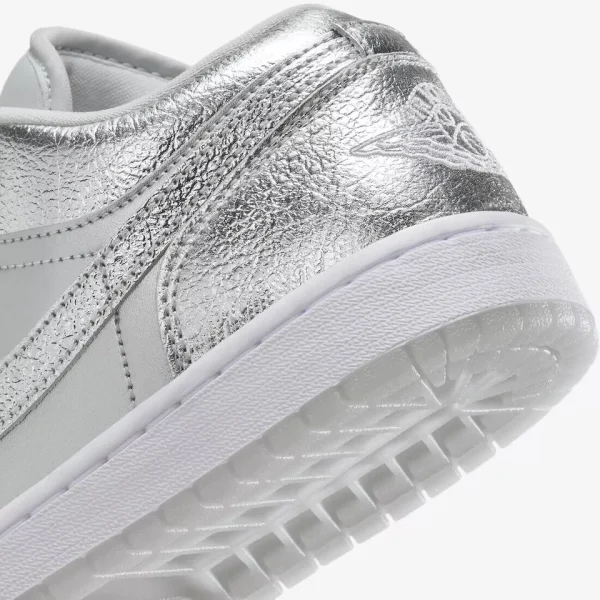 Air Jordan 1 Low SE metallic silver - Image 8