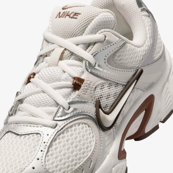 Nike V5 RNR Parachute Beige Metallic Pewter - Image 3