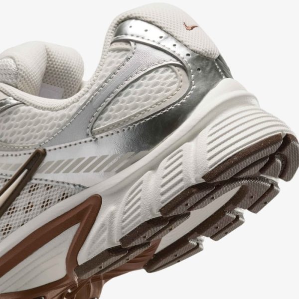 Nike V5 RNR Parachute Beige Metallic Pewter - Image 2