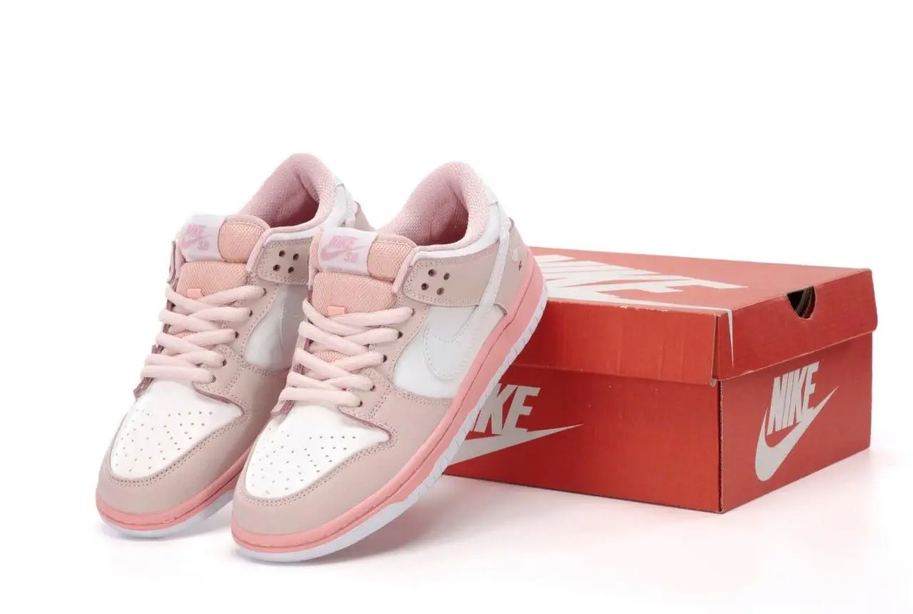 Nike SB Dunk Low Pink Pigeon - Image 4