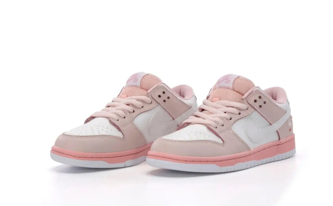 Nike SB Dunk Low Pink Pigeon - Image 3