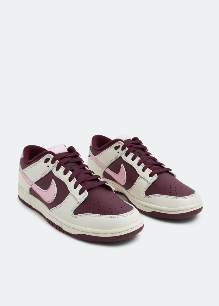 Dunk Low 'Valentine's Day' - Image 2